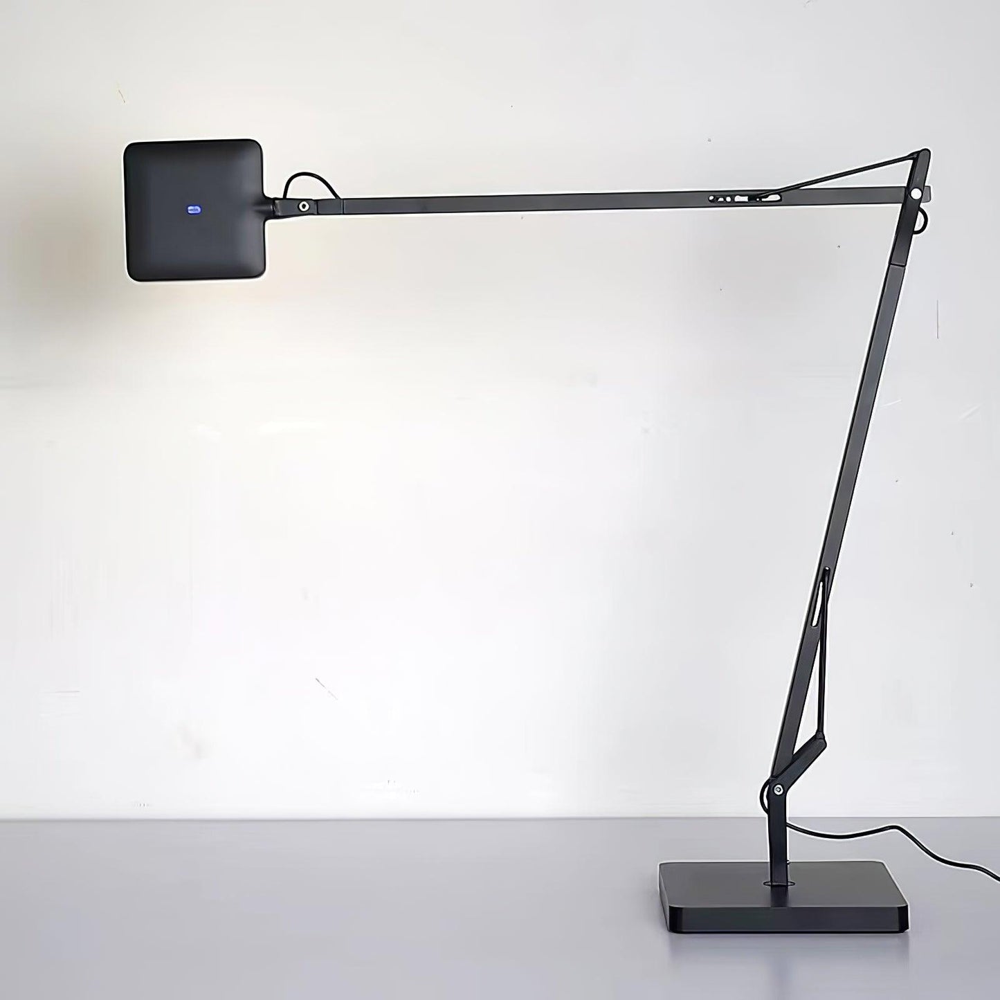 Edge Table Lamp | Aluminum & Iron | Black