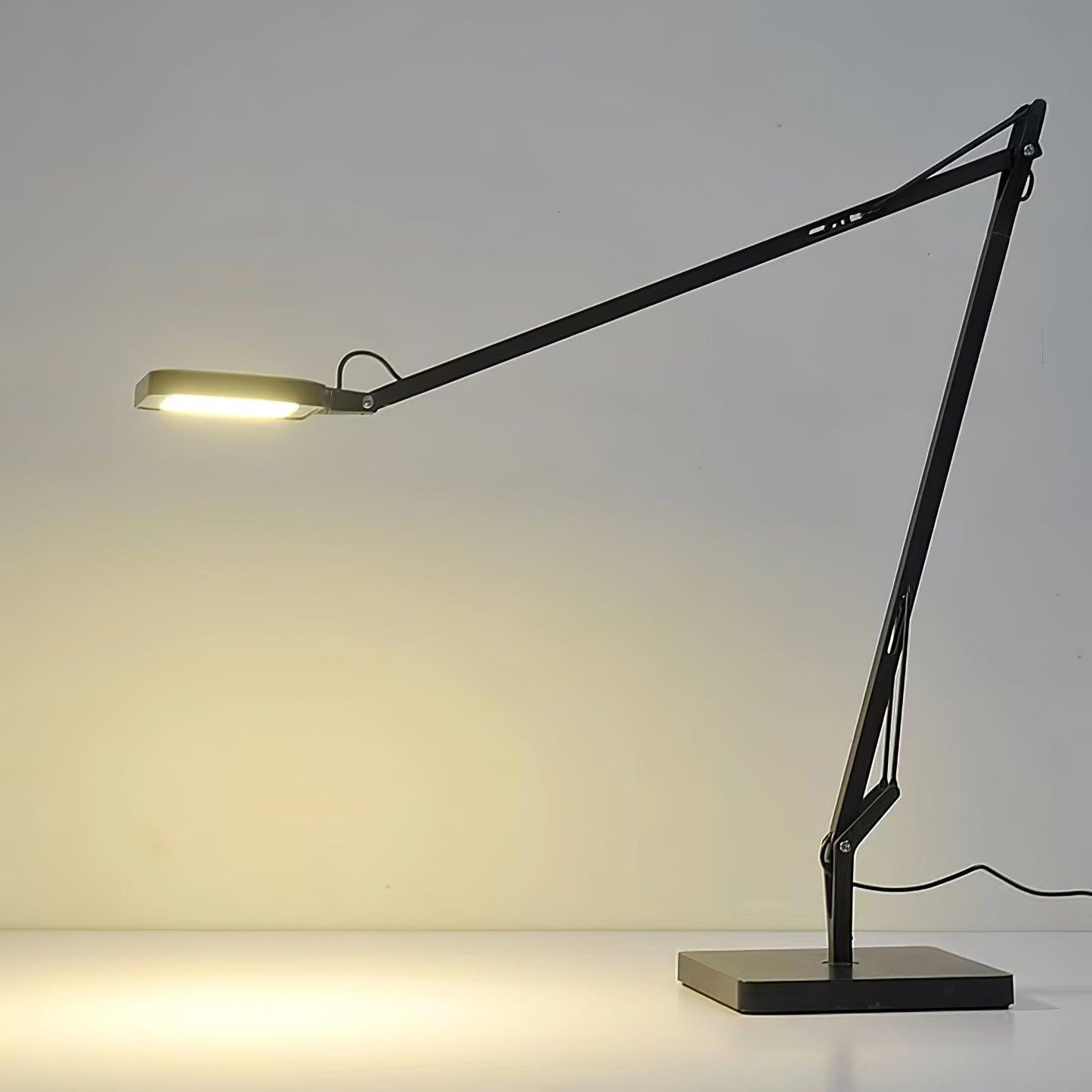 Edge Table Lamp | Aluminum & Iron | Black