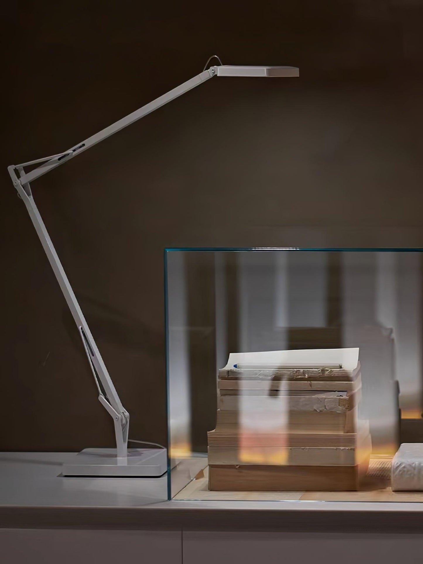 Edge Table Lamp | Aluminum & Iron | Black