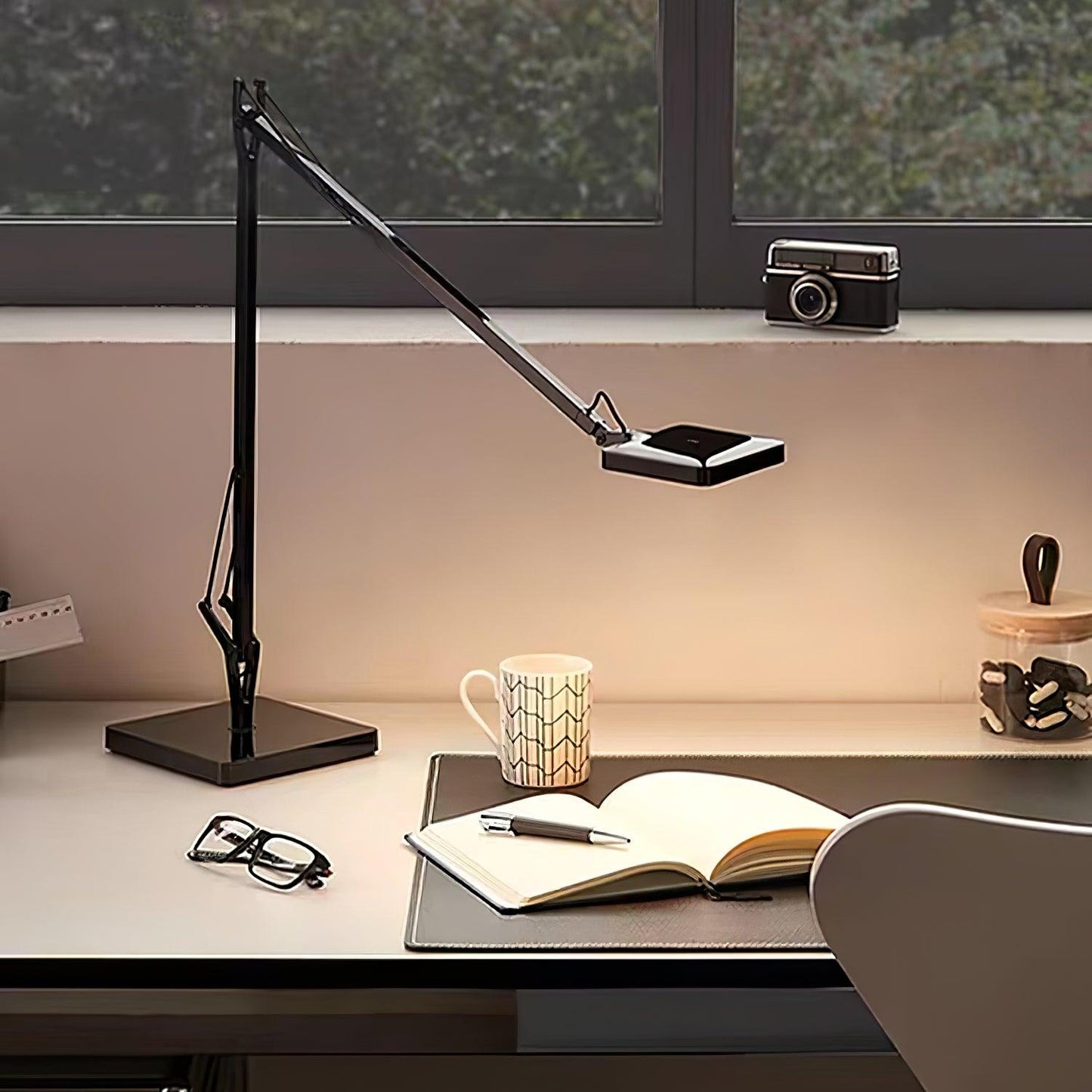 Edge Table Lamp | Aluminum & Iron | Black