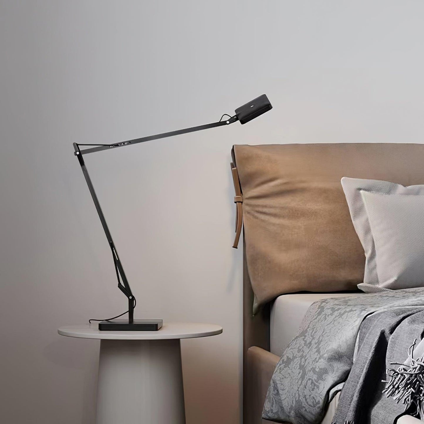 Edge Table Lamp | Aluminum & Iron | Black