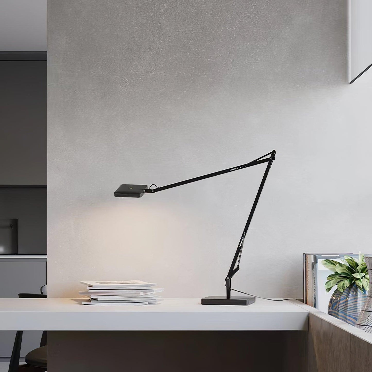 Edge Table Lamp | Aluminum & Iron | Black