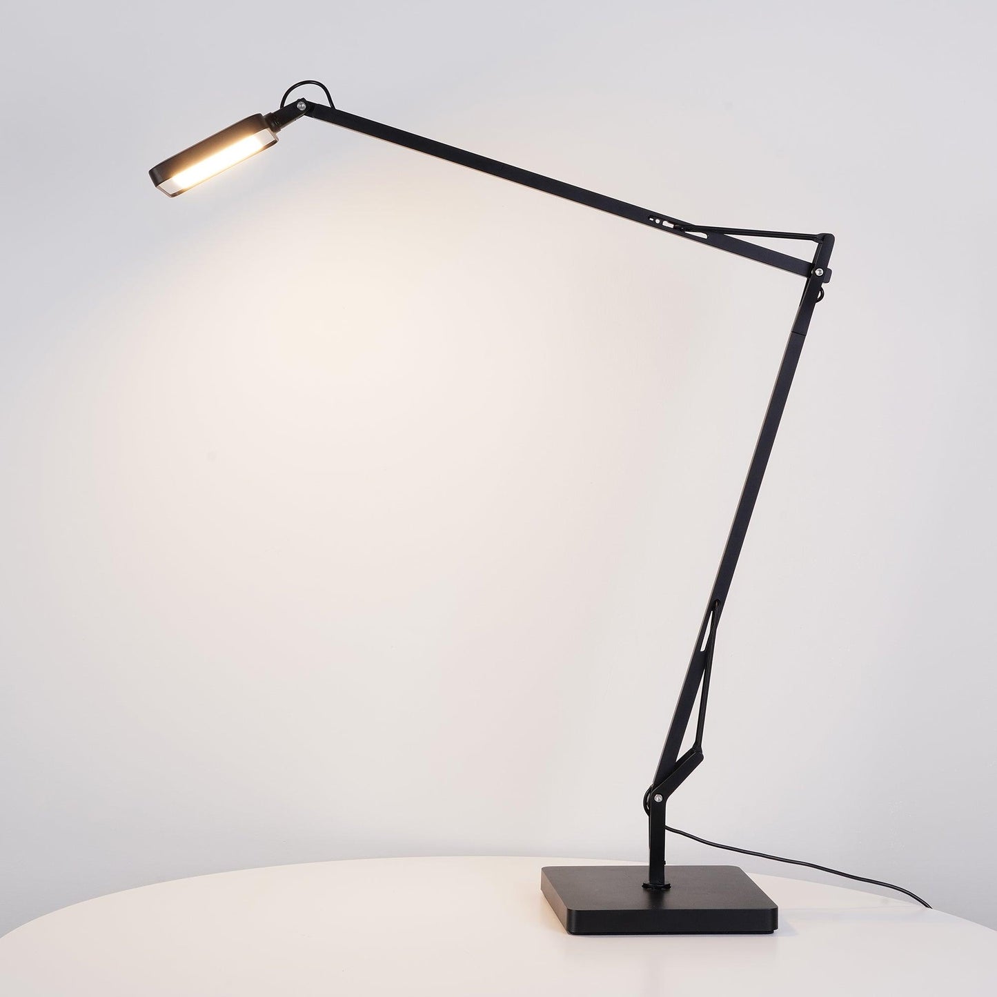 Edge Table Lamp | Aluminum & Iron | Black