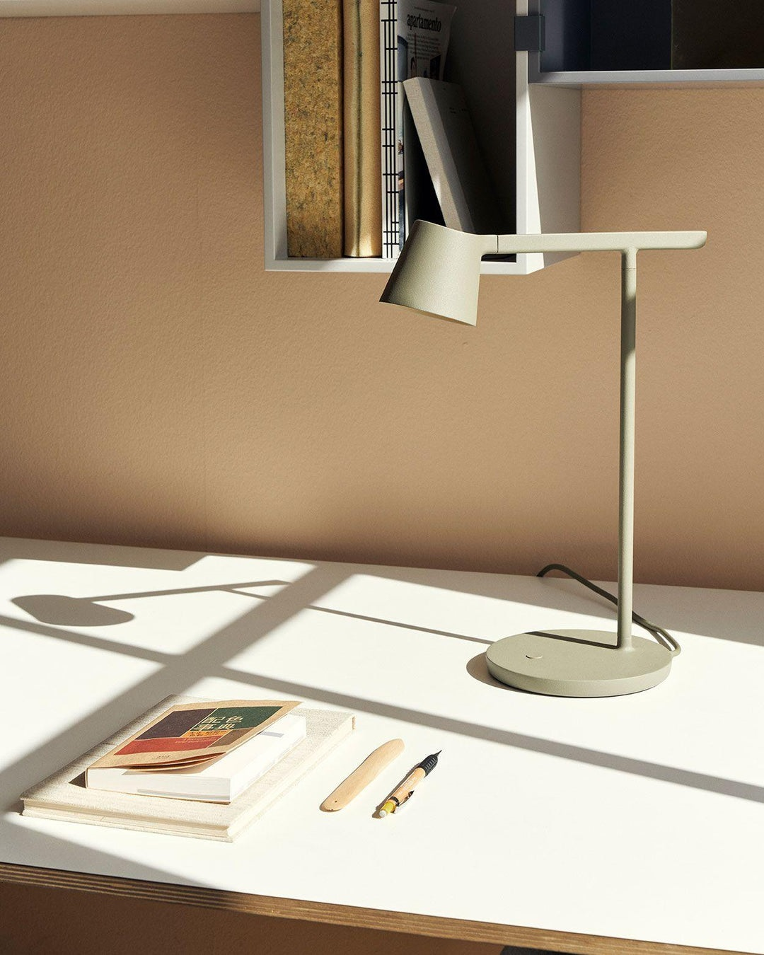 Kepler Table Lamp | Adjustable Aluminum Design | Black, White, Red, Olive