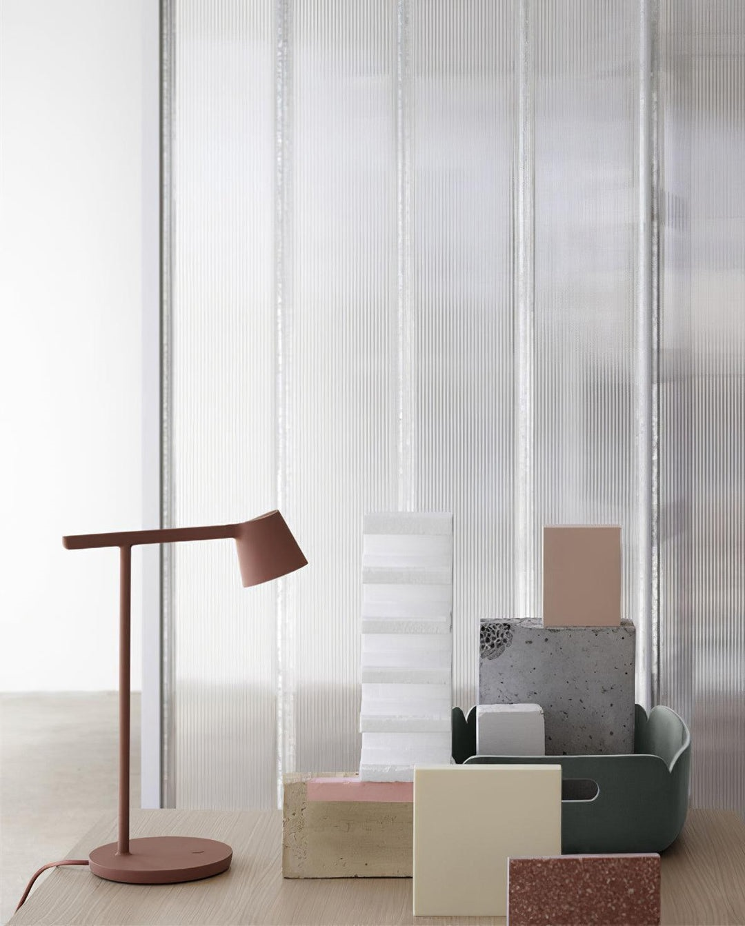 Kepler Table Lamp | Adjustable Aluminum Design | Black, White, Red, Olive