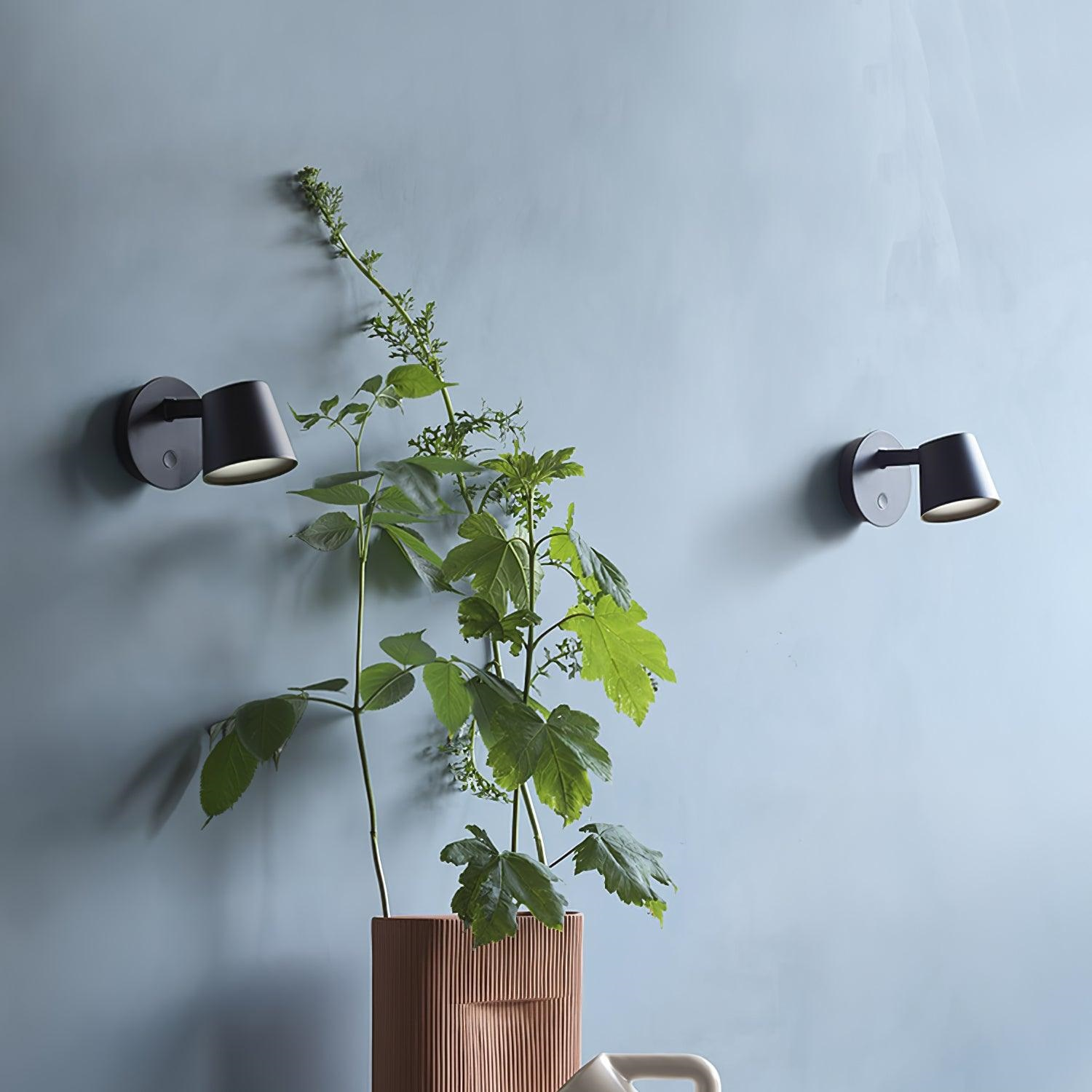 Kepler Wall Lamp | Adjustable Aluminum | Black, White, Red