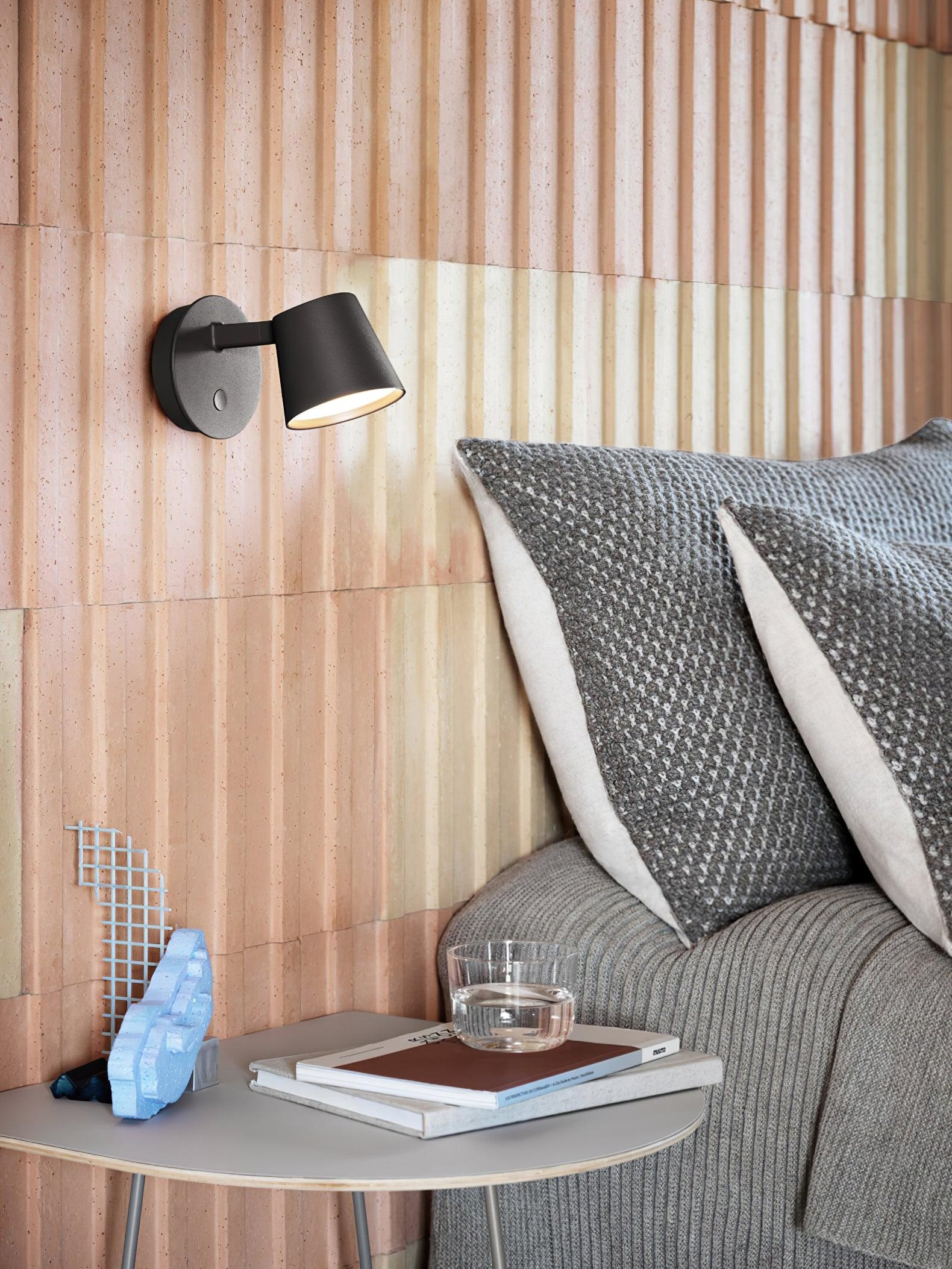 Kepler Wall Lamp | Adjustable Aluminum | Black, White, Red