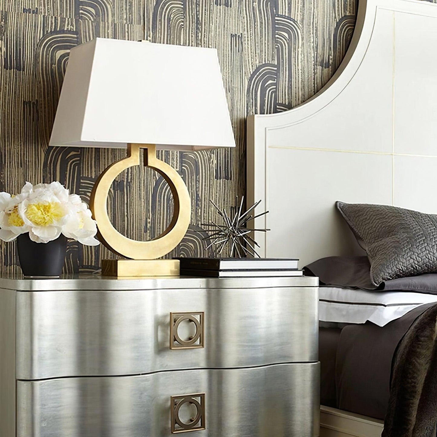 Keyhole Ring Table Lamp | Gold Metal & Fabric | White Shade