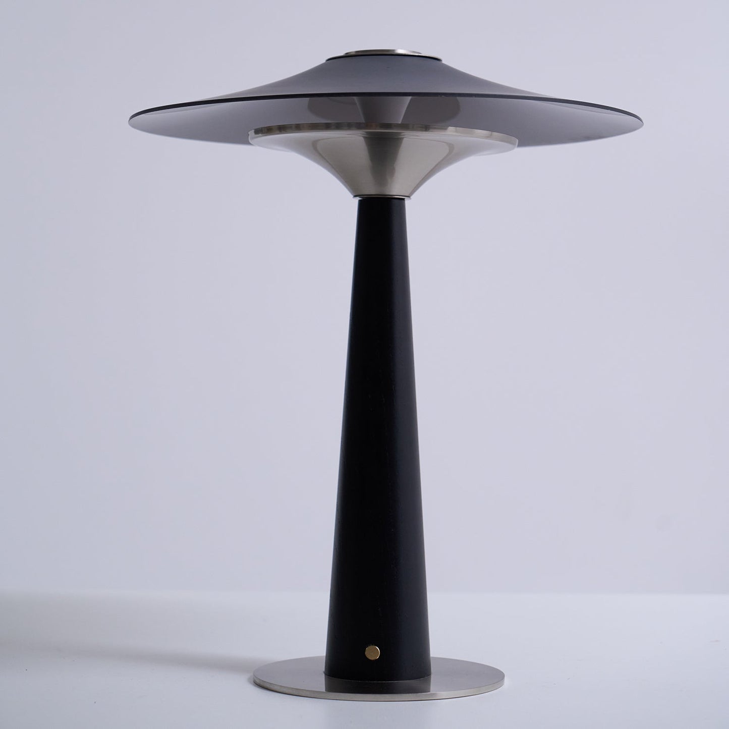 Kizu Peak Table Lamp | Minimalist Design | Black, Nickel