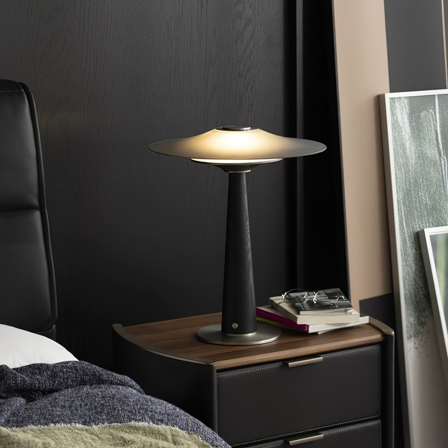 Kizu Peak Table Lamp | Minimalist Design | Black, Nickel