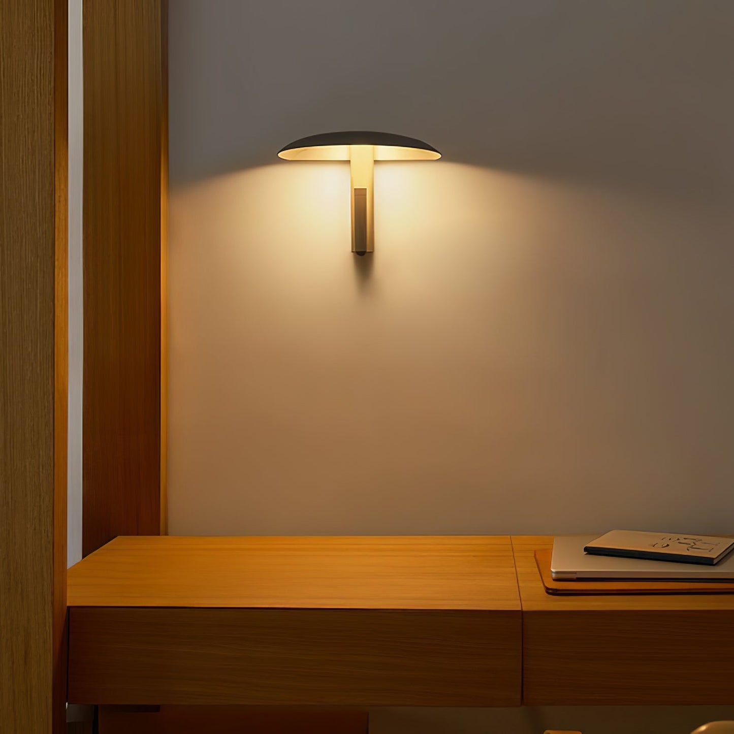 Konoha Wall Lamp | Metal | White, Black, Red
