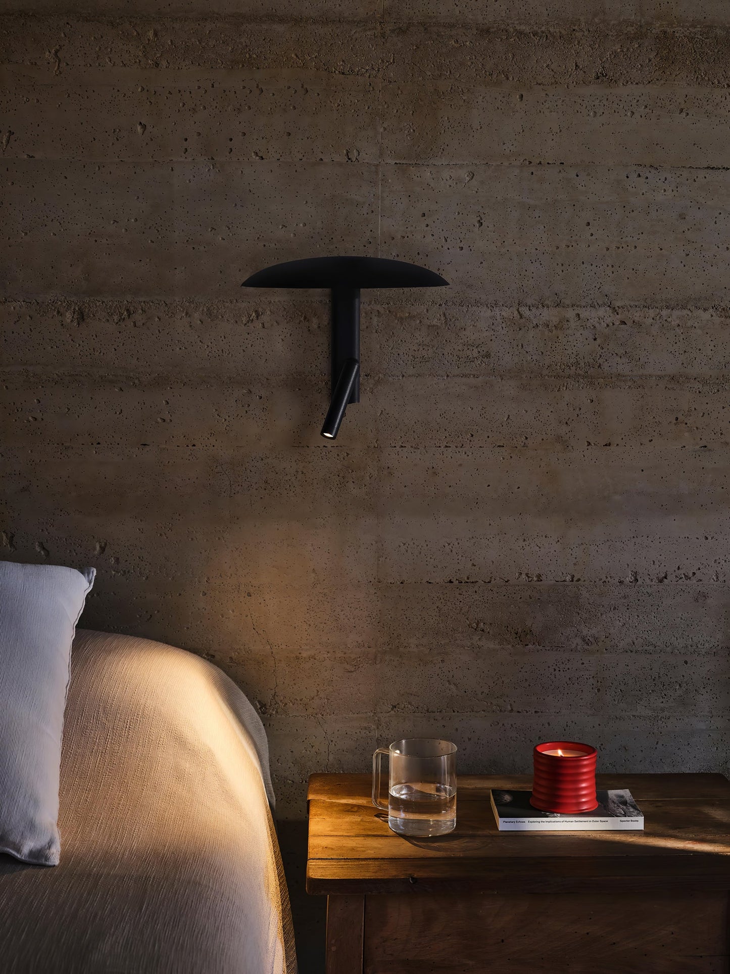 Konoha Wall Lamp | Metal | White, Black, Red
