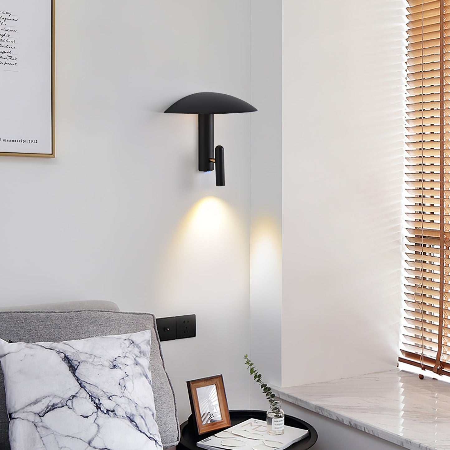 Konoha Wall Lamp | Metal | White, Black, Red
