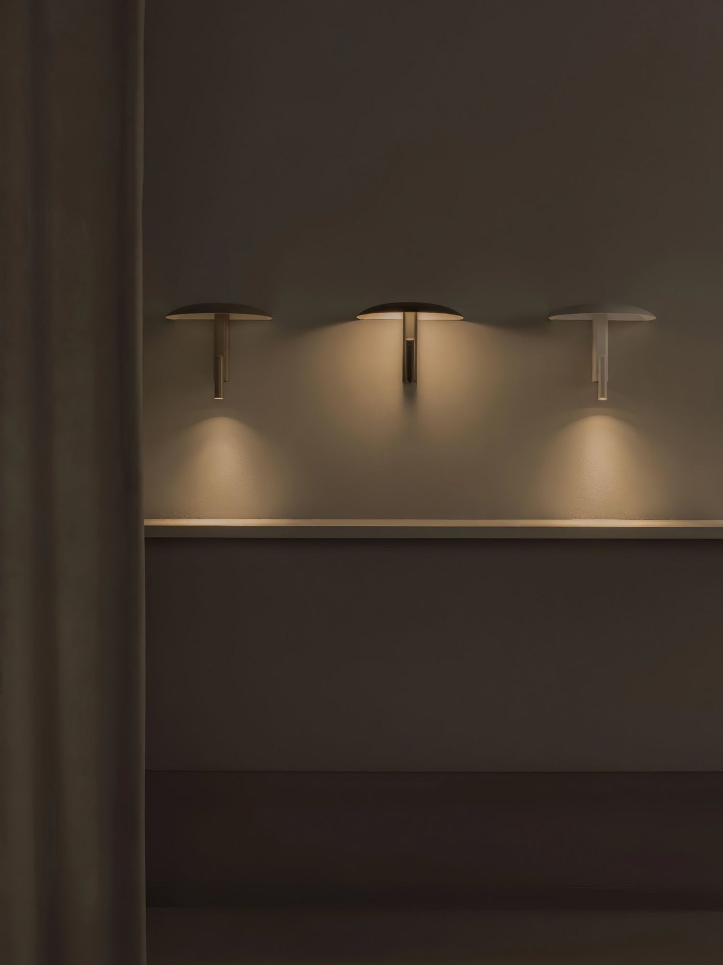 Konoha Wall Lamp | Metal | White, Black, Red