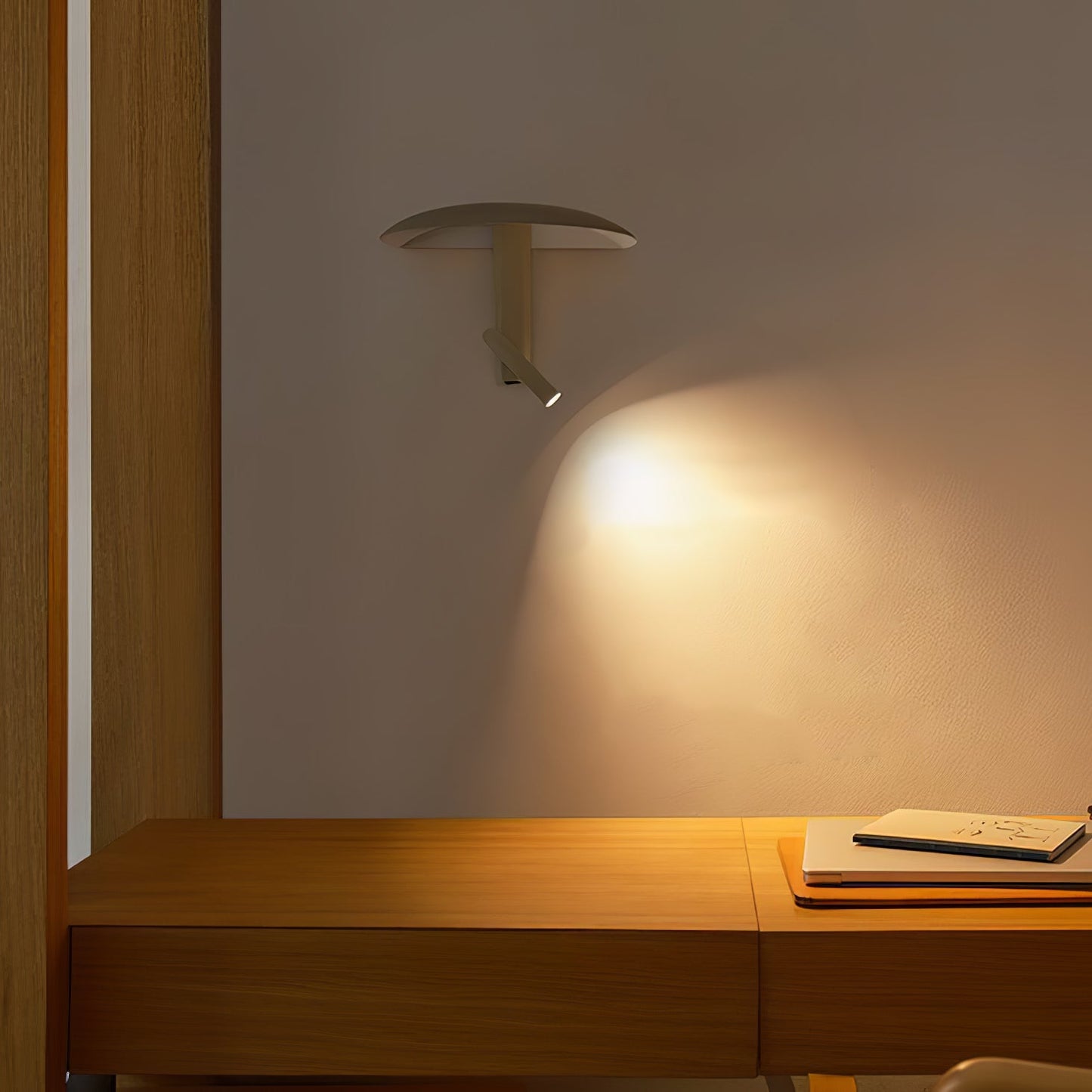 Konoha Wall Lamp | Metal | White, Black, Red
