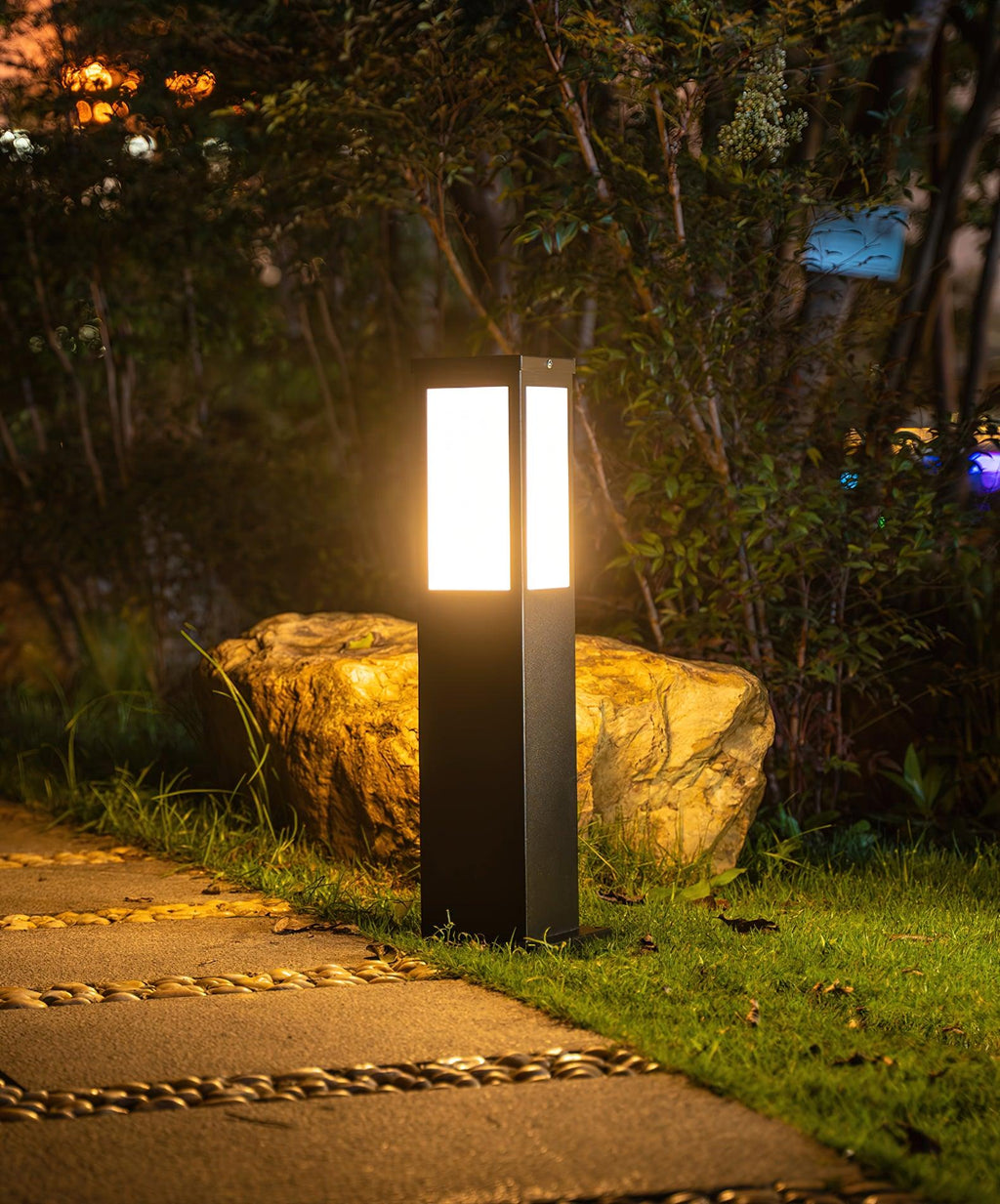 Kuzco Bollard Outdoor Light | Aluminum | Black