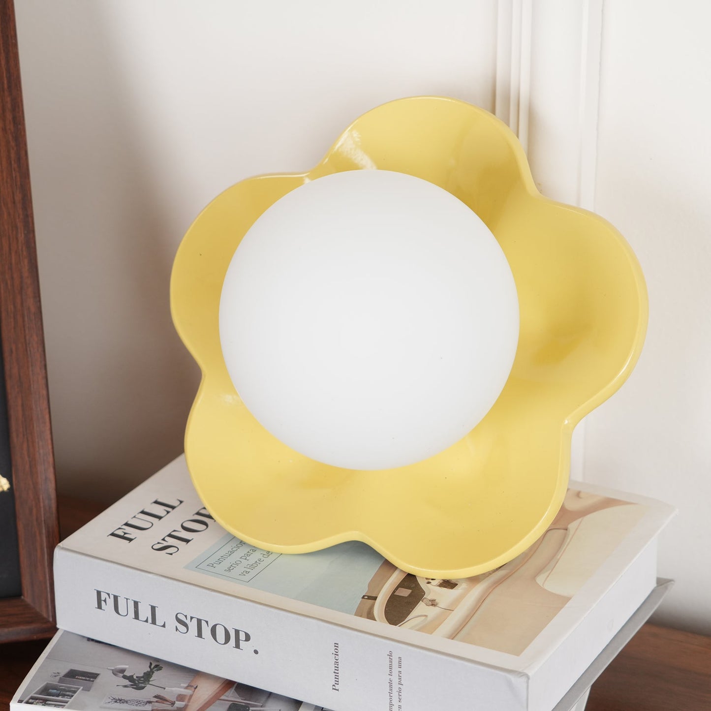 La Fleur Wall Lamp | Resin & Glass | White, Purple, Yellow