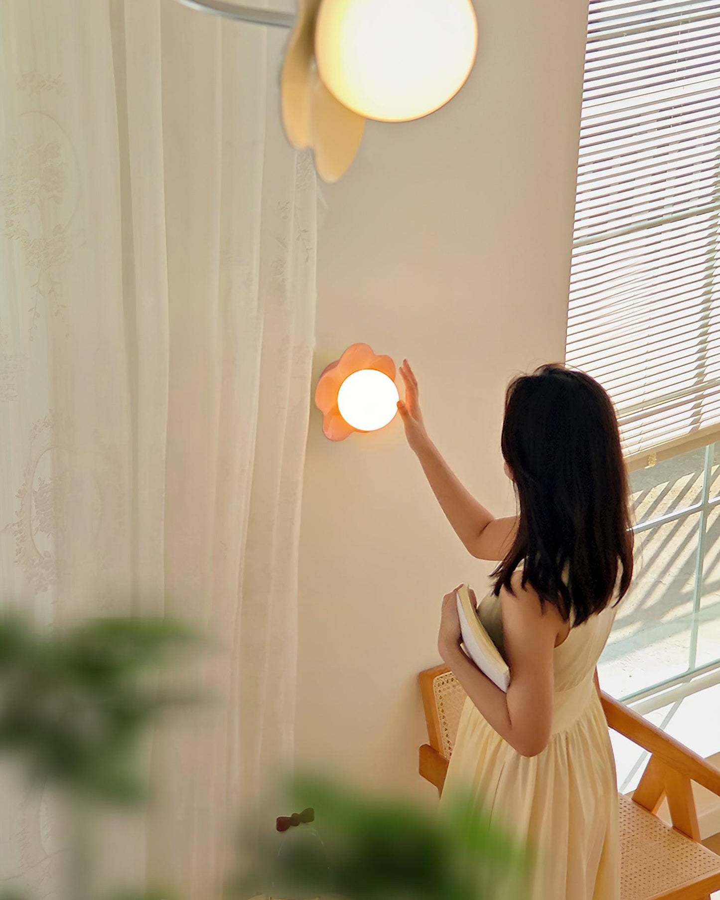 La Fleur Wall Lamp | Resin & Glass | White, Purple, Yellow