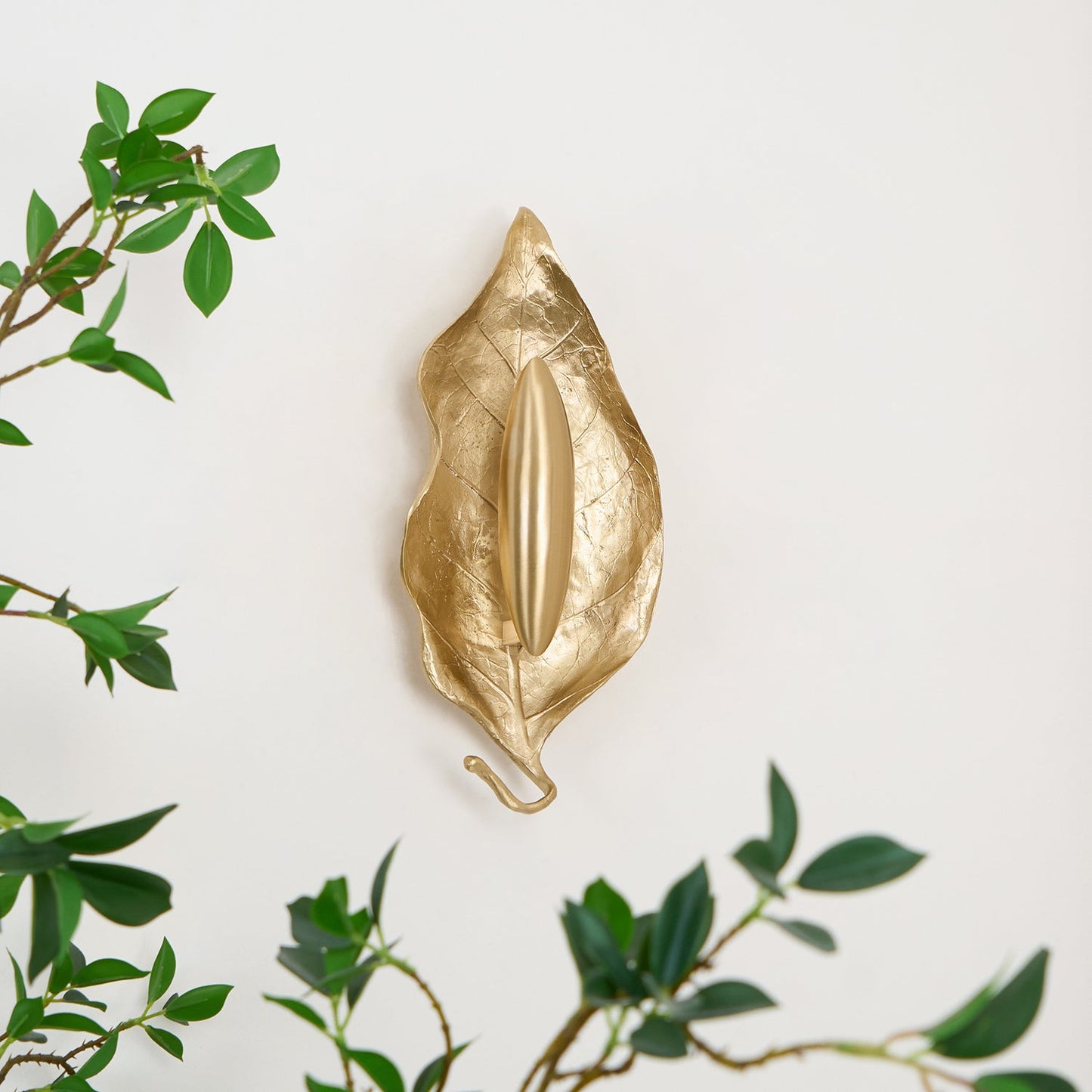 Leaf Brass Wall Lamp | Brass & Iron | Indoor Lighting