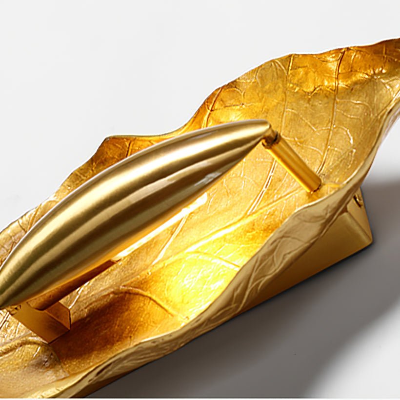 Leaf Brass Wall Lamp | Brass & Iron | Indoor Lighting