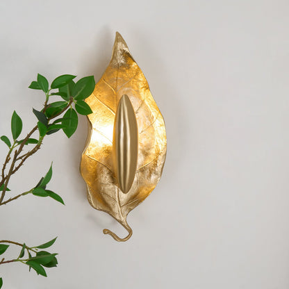 Leaf Brass Wall Lamp | Brass & Iron | Indoor Lighting