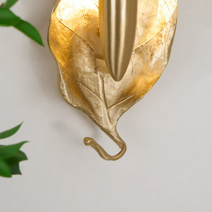 Leaf Brass Wall Lamp | Brass & Iron | Indoor Lighting