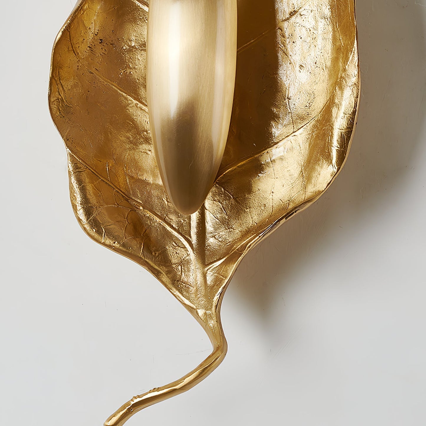 Leaf Brass Wall Lamp | Brass & Iron | Indoor Lighting