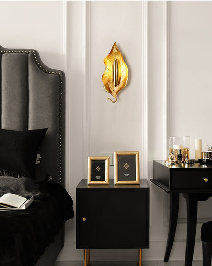 Leaf Brass Wall Lamp | Brass & Iron | Indoor Lighting