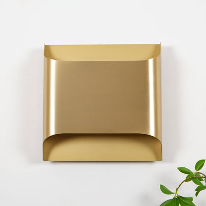 Brass Wall Lamp | Shiny Oil Varnish Finish | 25cm Diameter