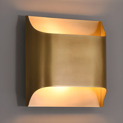 Brass Wall Lamp | Shiny Oil Varnish Finish | 25cm Diameter