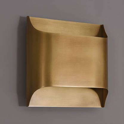 Brass Wall Lamp | Shiny Oil Varnish Finish | 25cm Diameter