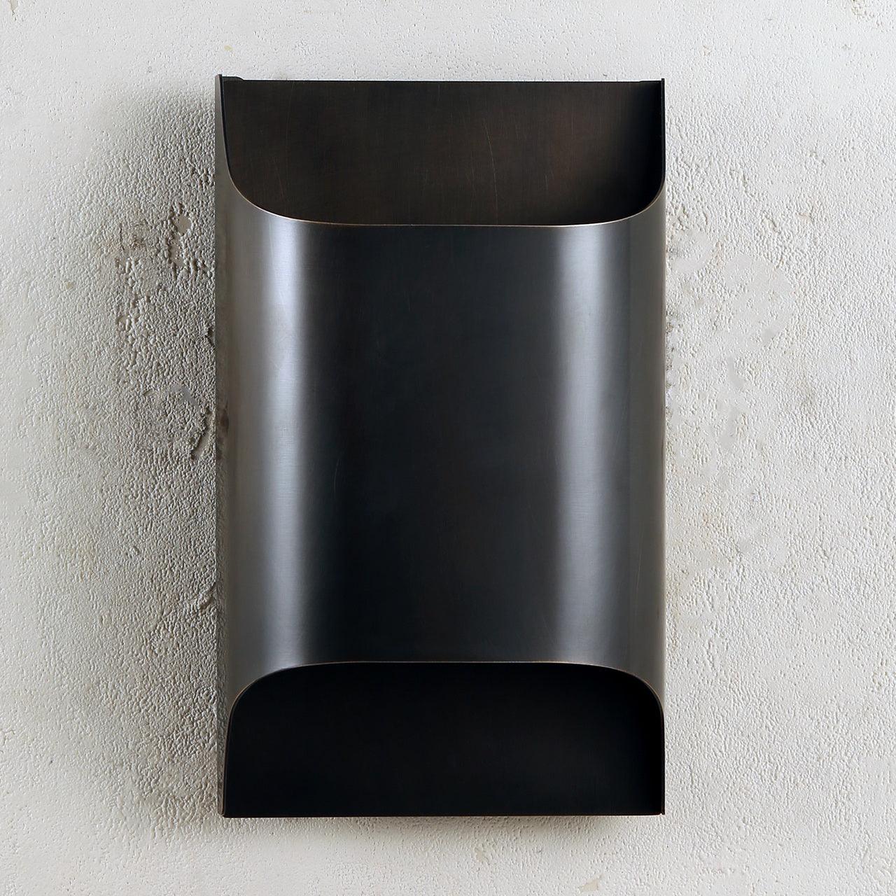 Brass Wall Lamp | Shiny Oil Varnish Finish | 25cm Diameter