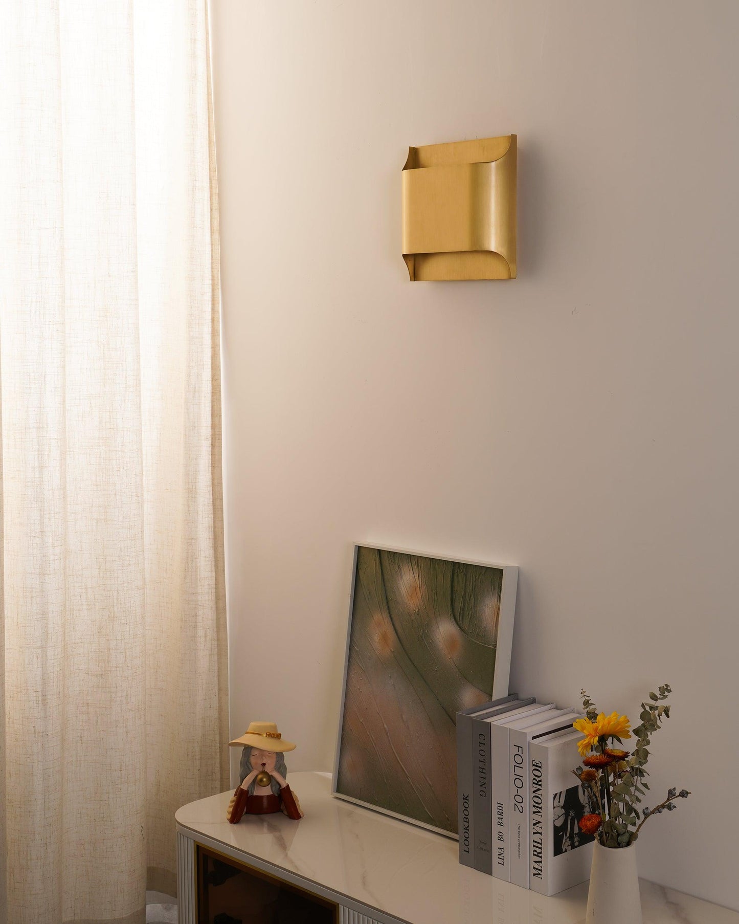 Brass Wall Lamp | Shiny Oil Varnish Finish | 25cm Diameter