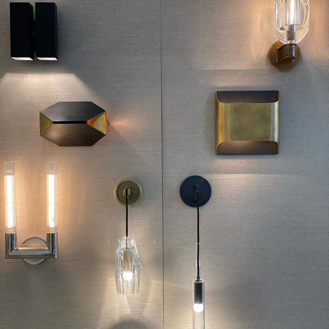 Brass Wall Lamp | Shiny Oil Varnish Finish | 25cm Diameter