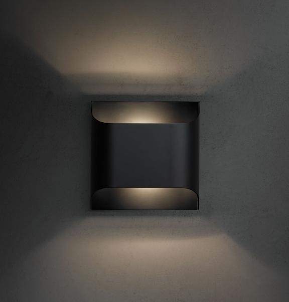 Brass Wall Lamp | Shiny Oil Varnish Finish | 25cm Diameter