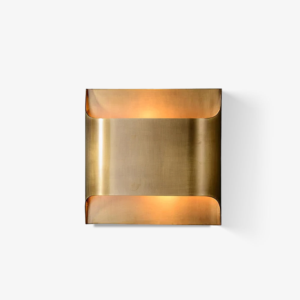 Brass Wall Lamp | Shiny Oil Varnish Finish | 25cm Diameter