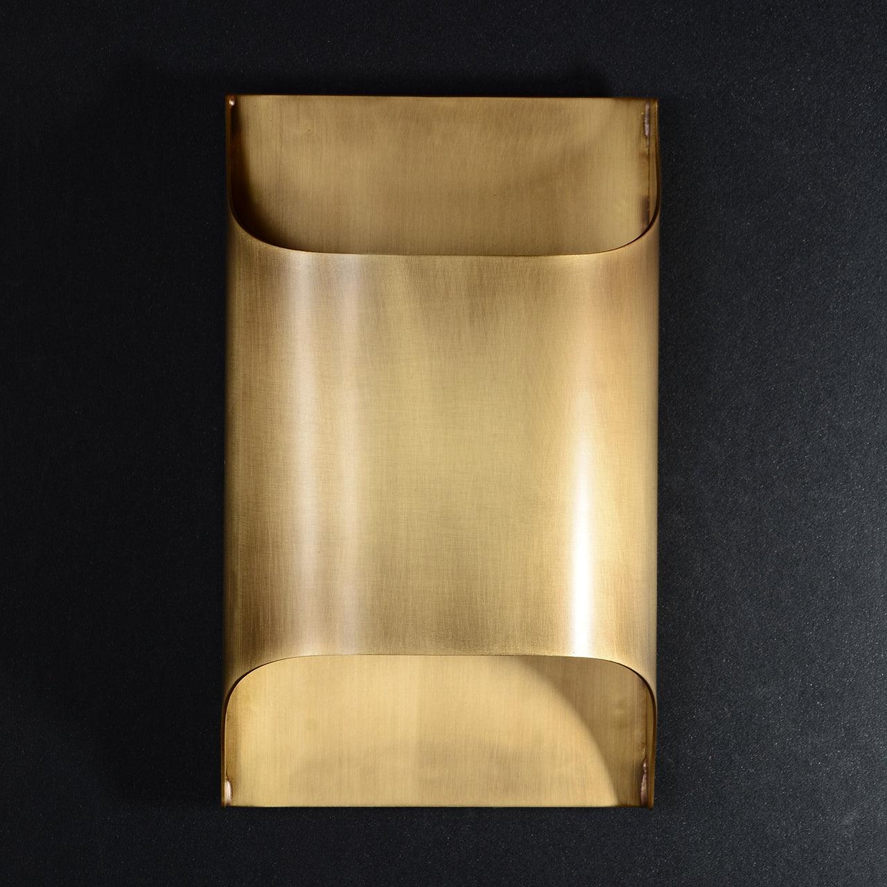 Brass Wall Lamp | Shiny Oil Varnish Finish | 25cm Diameter