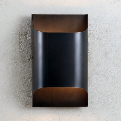 Brass Wall Lamp | Shiny Oil Varnish Finish | 25cm Diameter