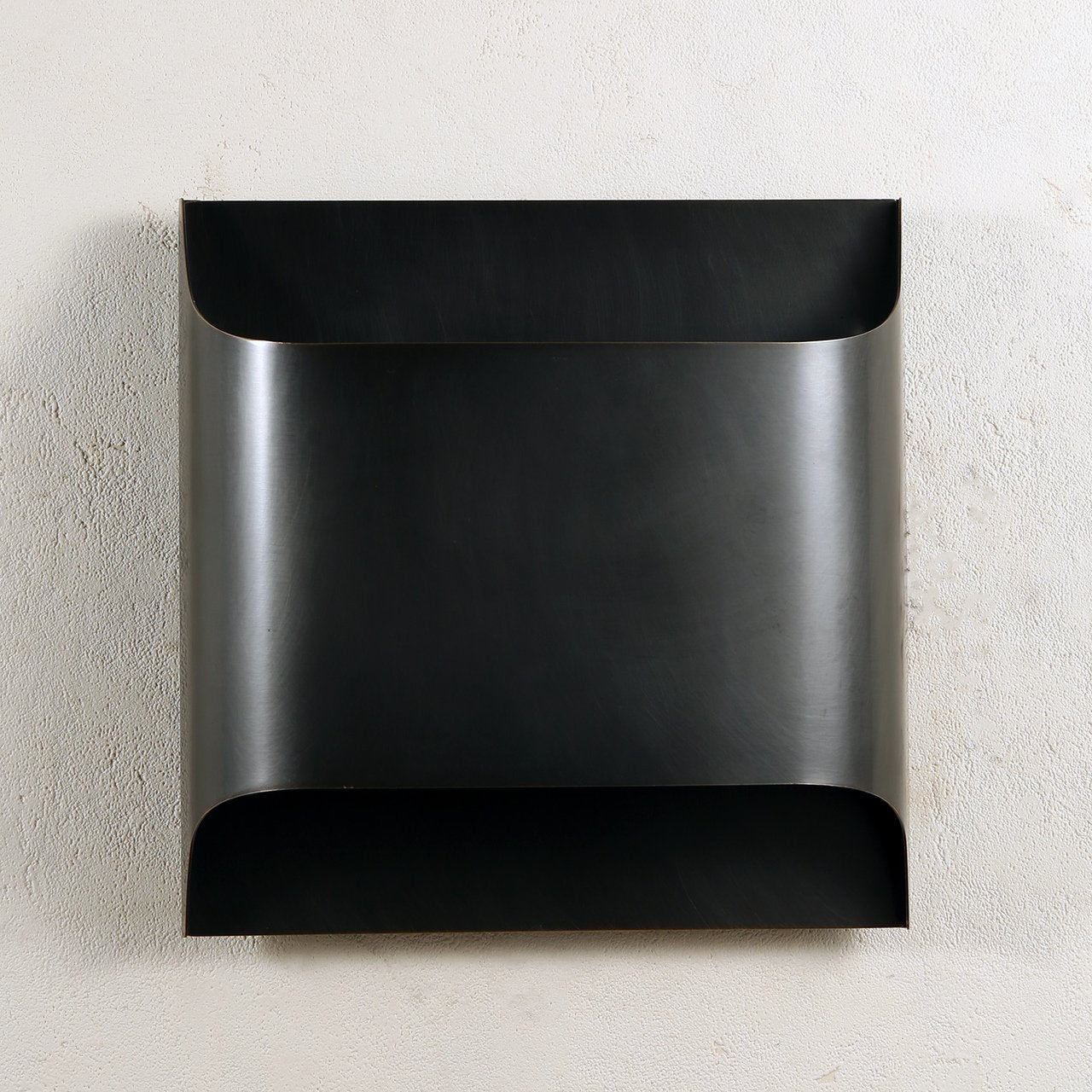 Brass Wall Lamp | Shiny Oil Varnish Finish | 25cm Diameter