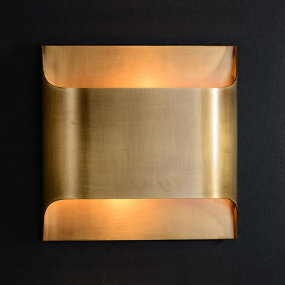 Brass Wall Lamp | Shiny Oil Varnish Finish | 25cm Diameter