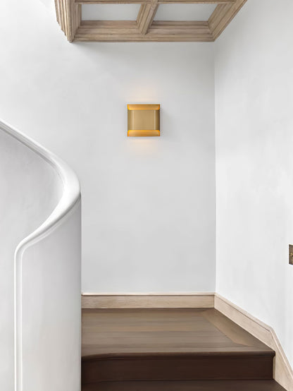 Brass Wall Lamp | Shiny Oil Varnish Finish | 25cm Diameter