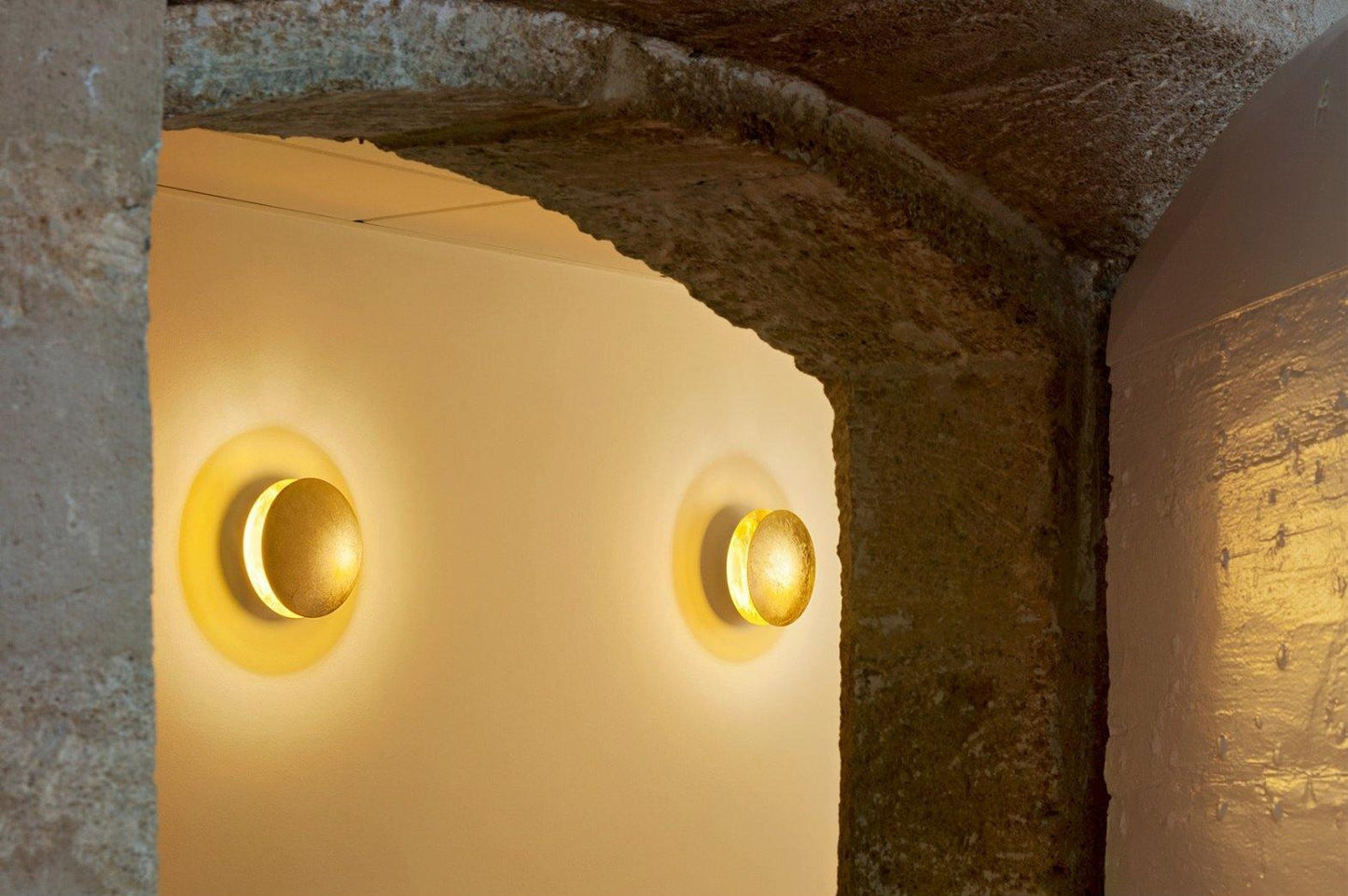 Giorgio Wall Lamp | Adjustable Metal Design | 25 cm Diameter | Multiple Color Options