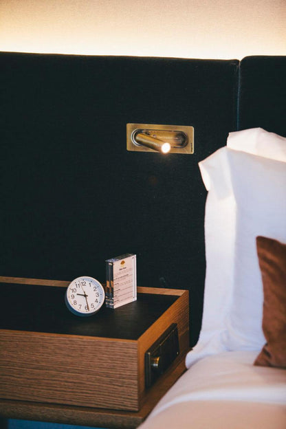 OmniLux Reading Lamp | Ergonomic 360º Rotation | Matte Black, White, Aluminum, Copper