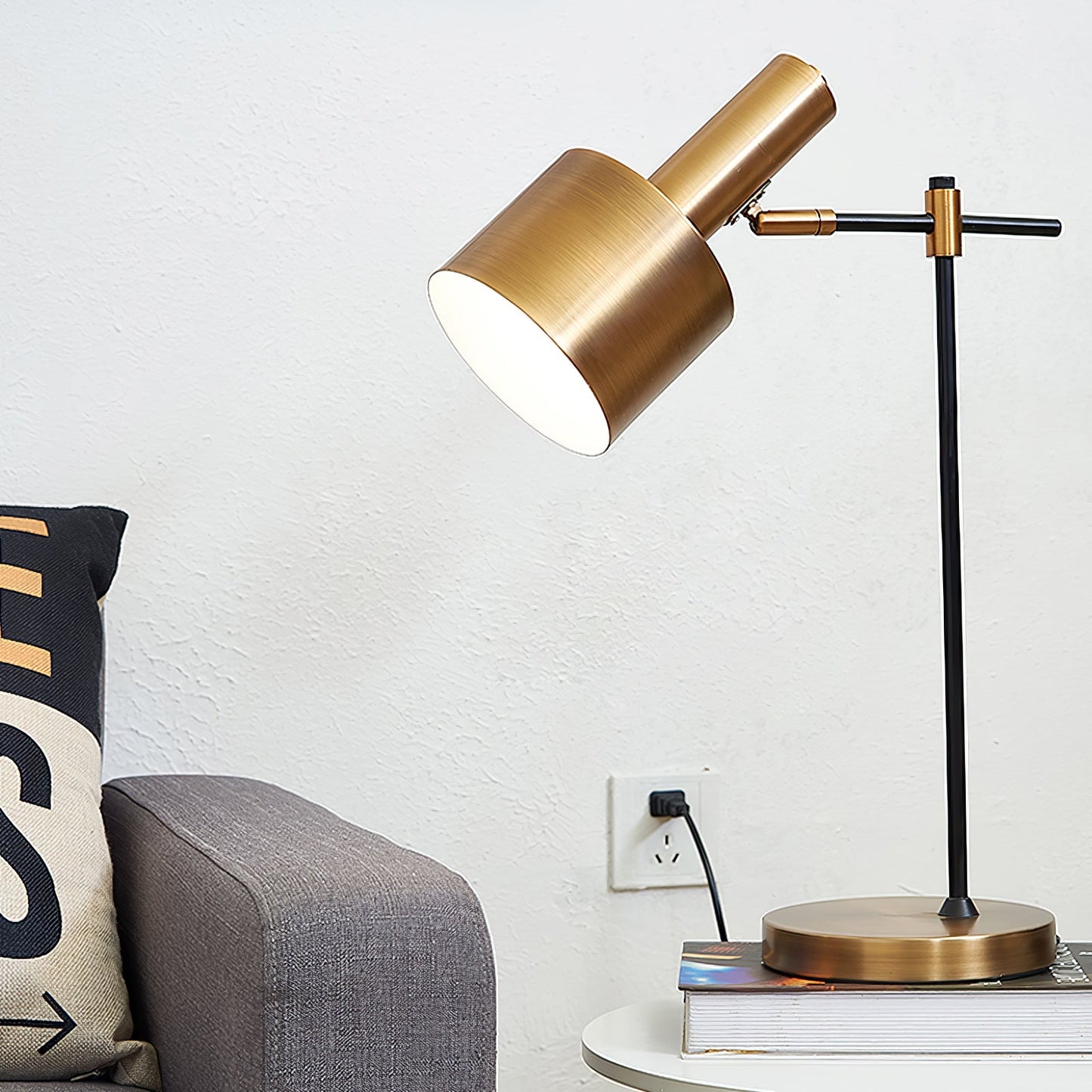 Lento Table Lamp | Polished Gold Finish | Black