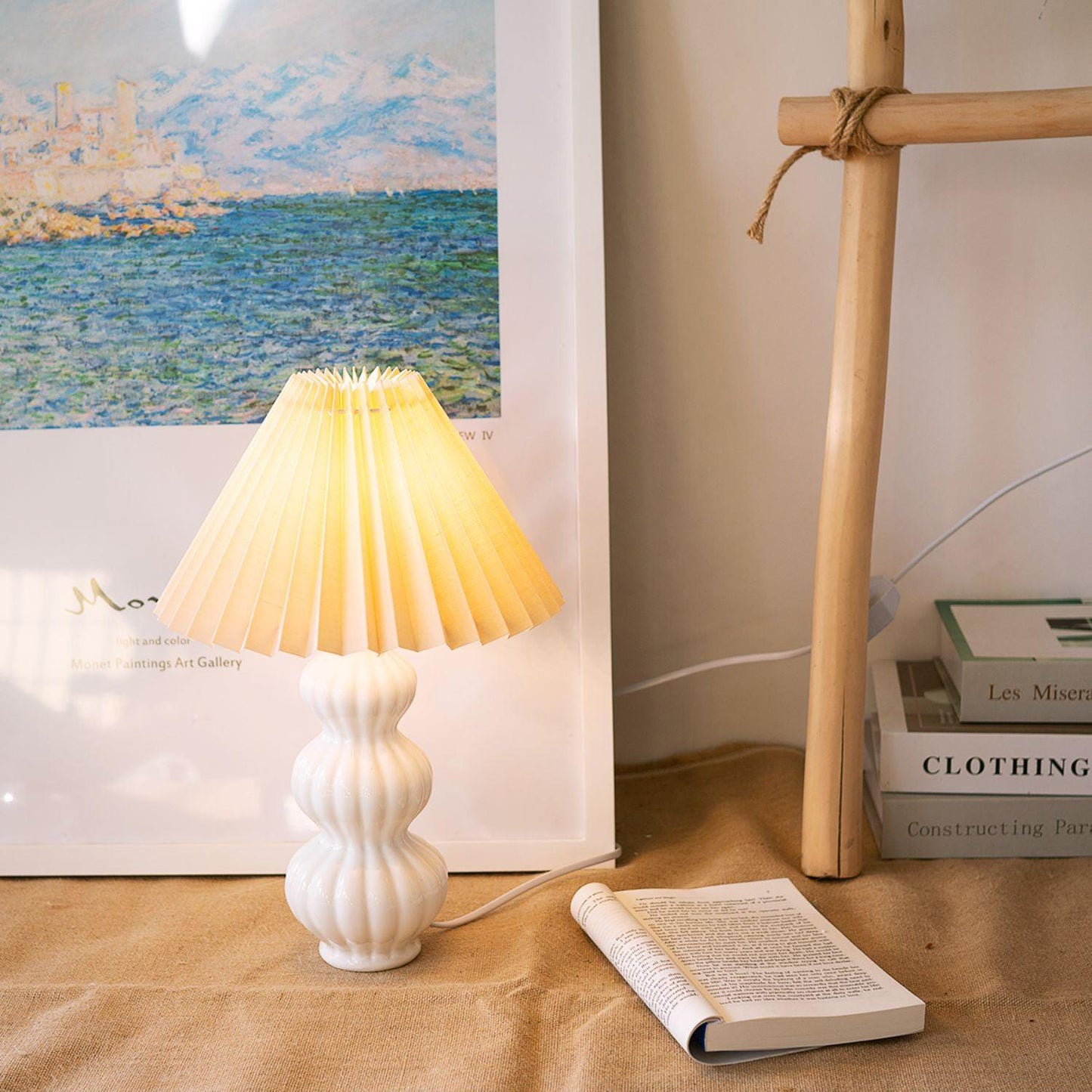 Leo Table Lamp | Ceramic | White