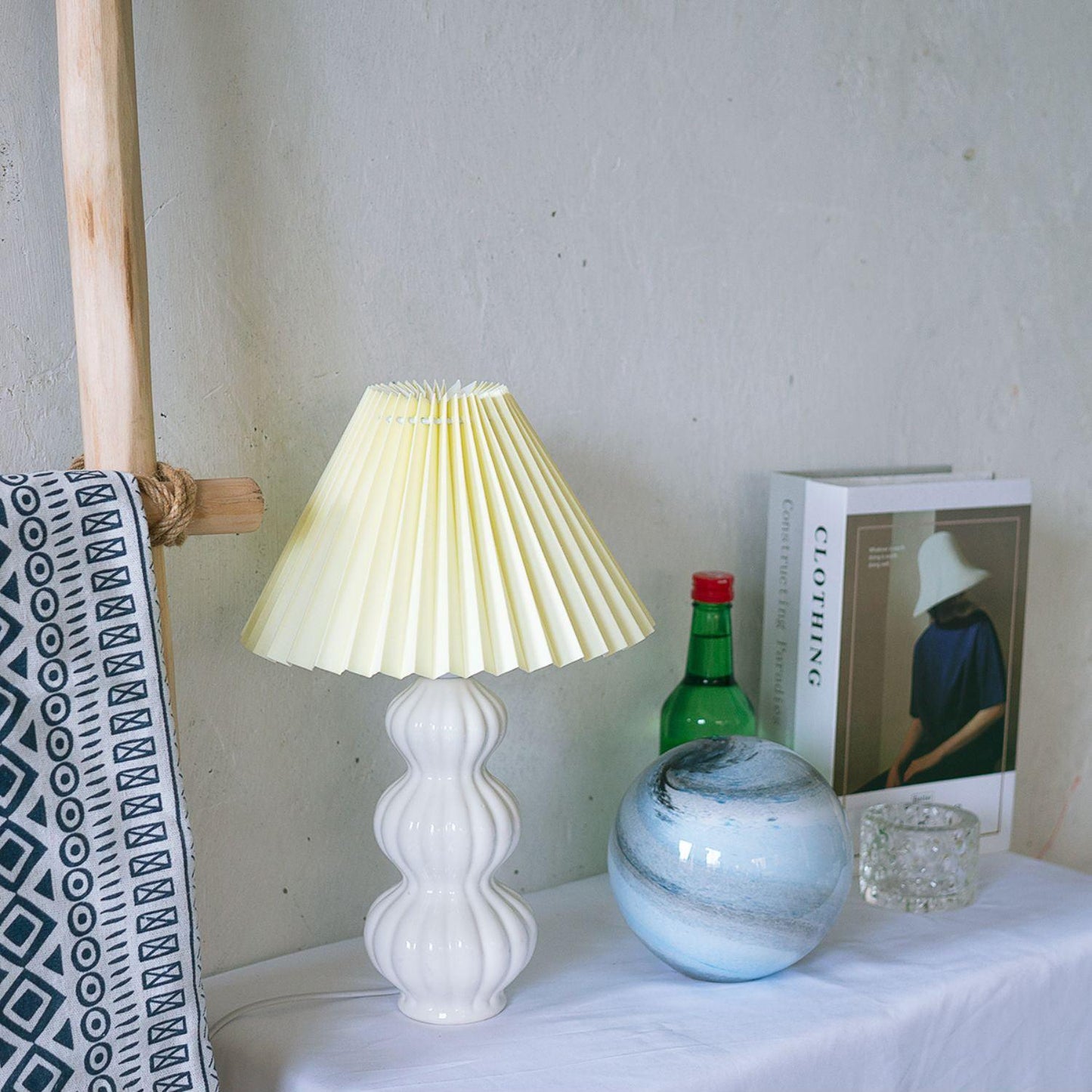 Leo Table Lamp | Ceramic | White