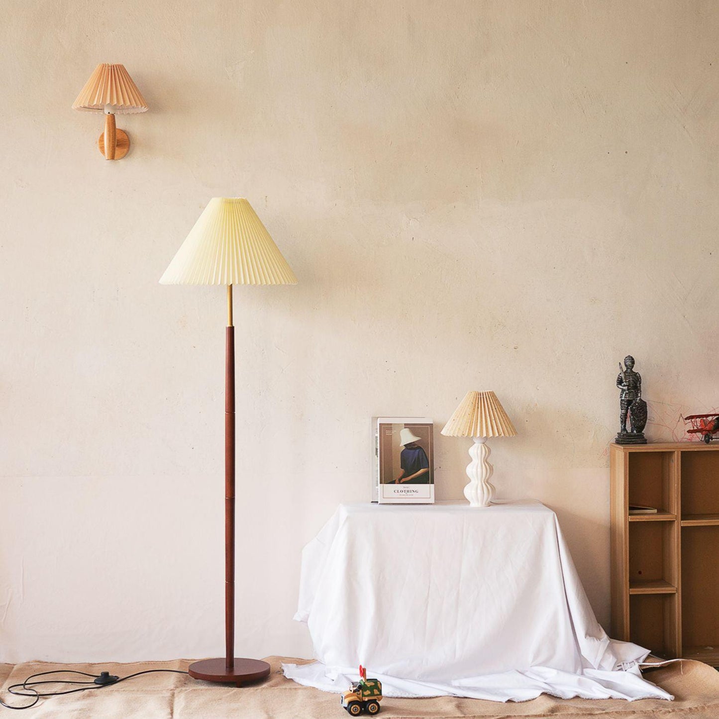 Leo Table Lamp | Ceramic | White