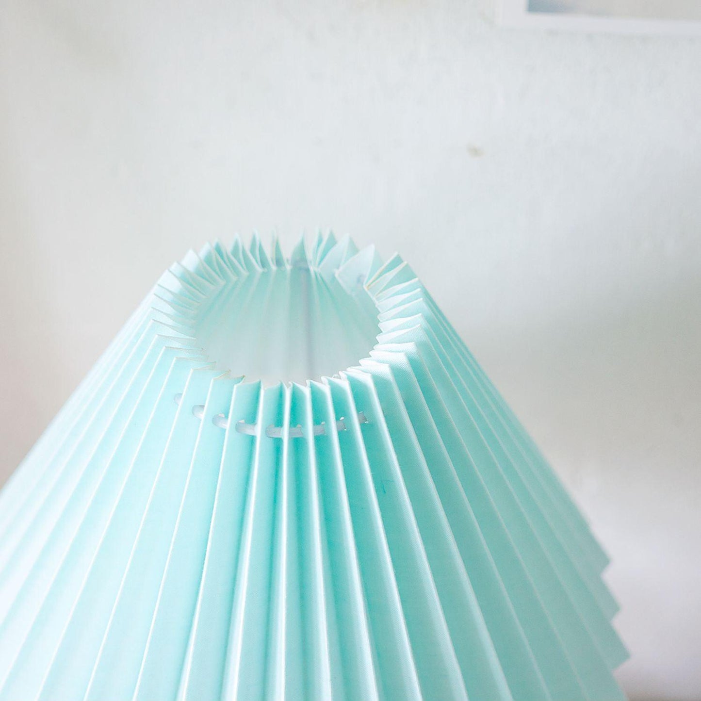 Leo Table Lamp | Ceramic | White