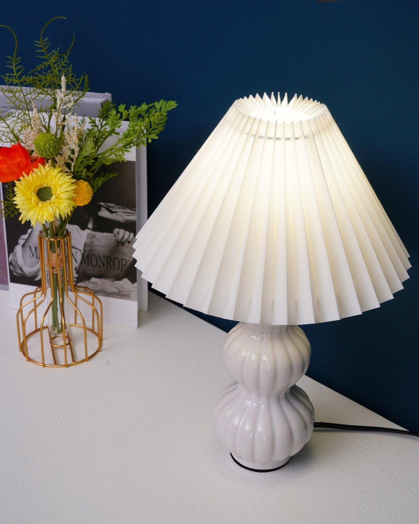 Leo Table Lamp | Ceramic | White