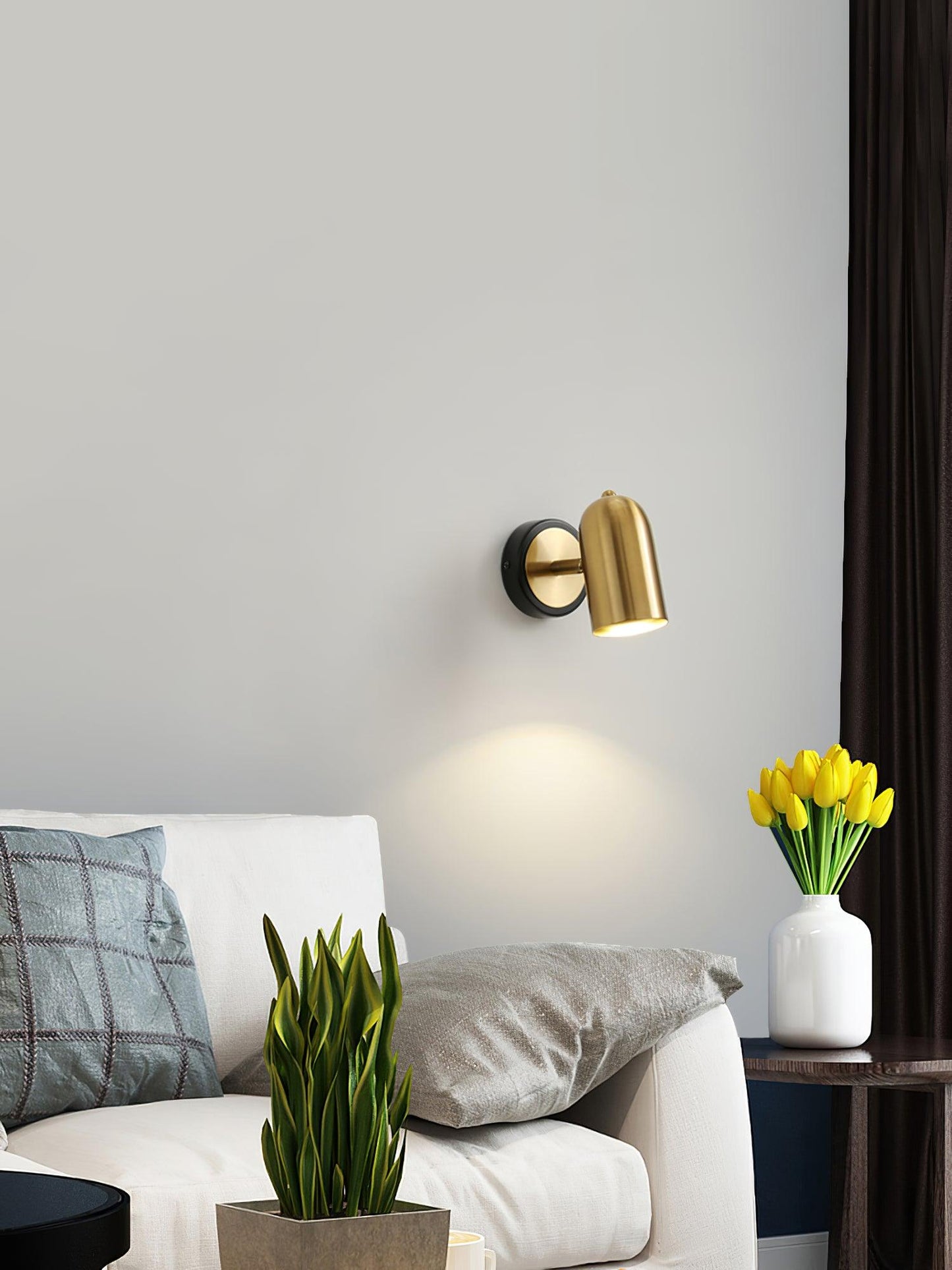 Leonardo Wall Lamp | Gold Finish | Iron Metal